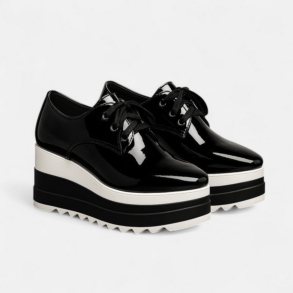 20250904_2252_LuxuryShoeShowcase_remix_01k4b7y9h6fq1rcjs7hrjdktch.jpg