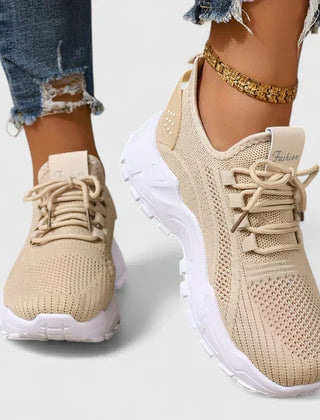 OrthoVogue__-_Orthopedische__comfortabele_en_stijlvolle_sneakers_0_720x-Photoroom.webp
