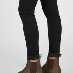 Women_sChelseaBootswithElasticPanelsandPullTabs_5.png