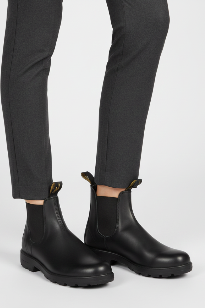 Women_sChelseaBootswithElasticPanelsandPullTabs_8.png