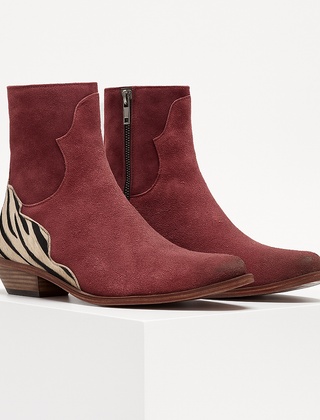 womens-chelsea-boots-with-side-zip-ankle-3.png